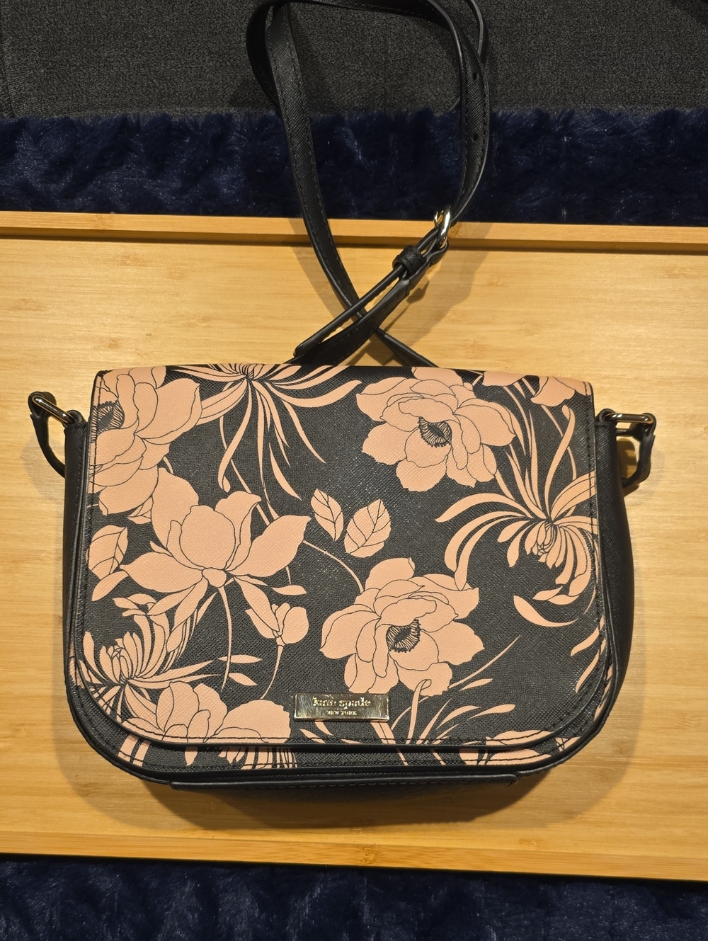 kate spade Luaral Way Gardenia Carsen Black And Tan Crossbody